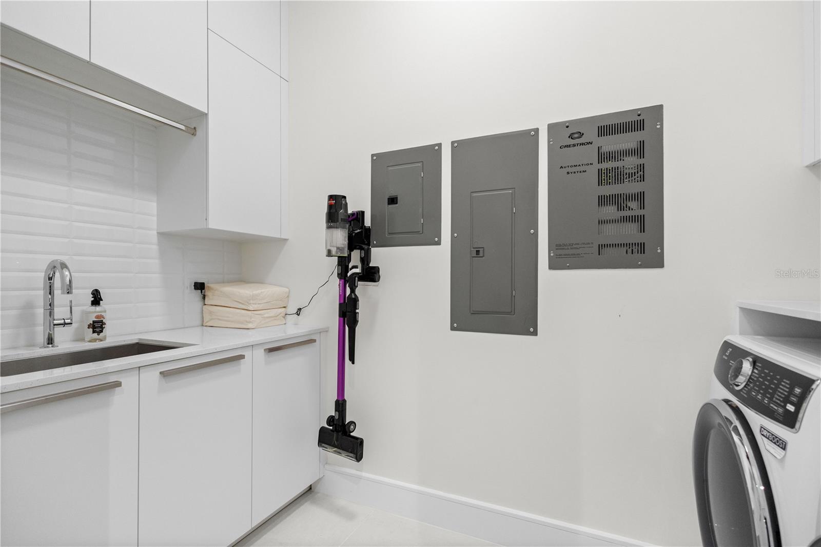 A4665165 Property Photo