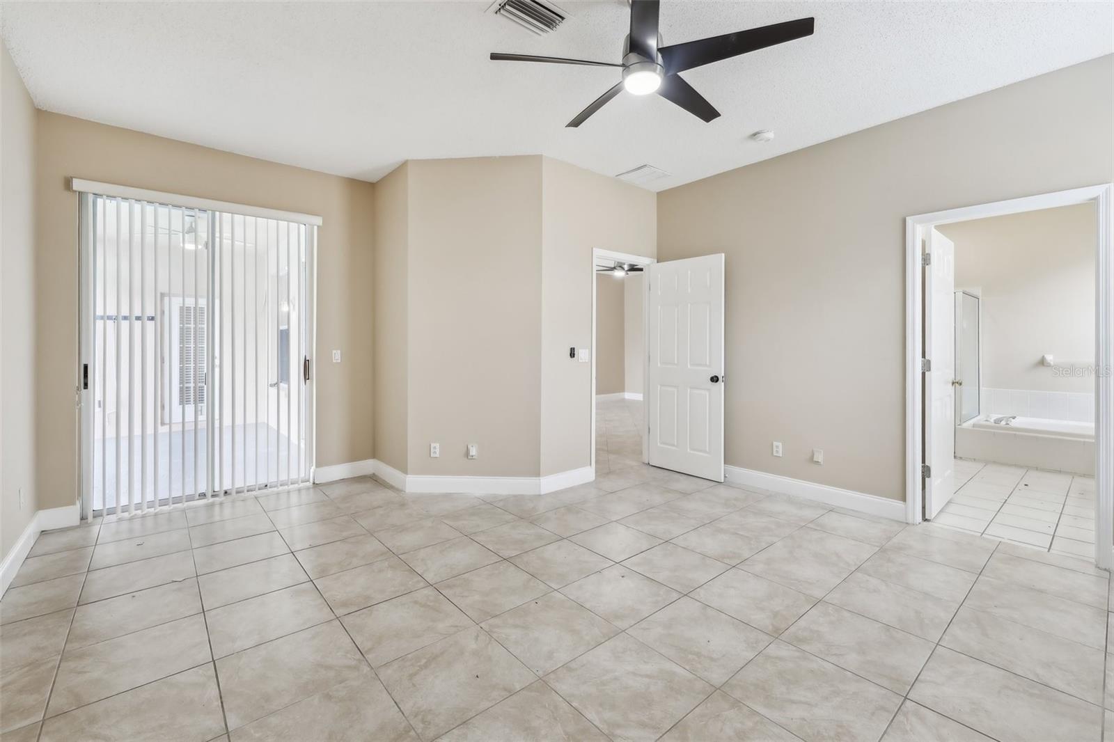 18101 MISTY BLUE LN, TAMPA, FL, 33647