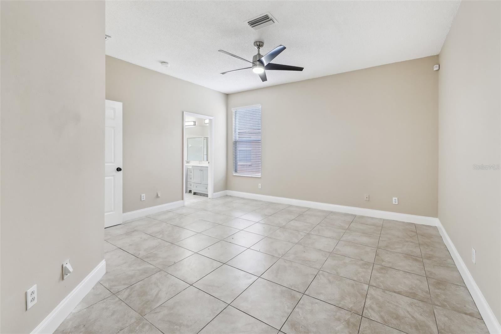 18101 MISTY BLUE LN, TAMPA, FL, 33647