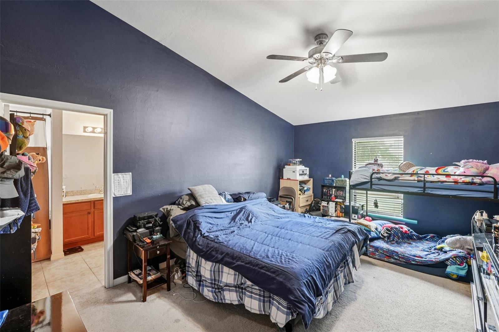 230 NE 9TH AVE AVE, CAPE CORAL, FL, 33909