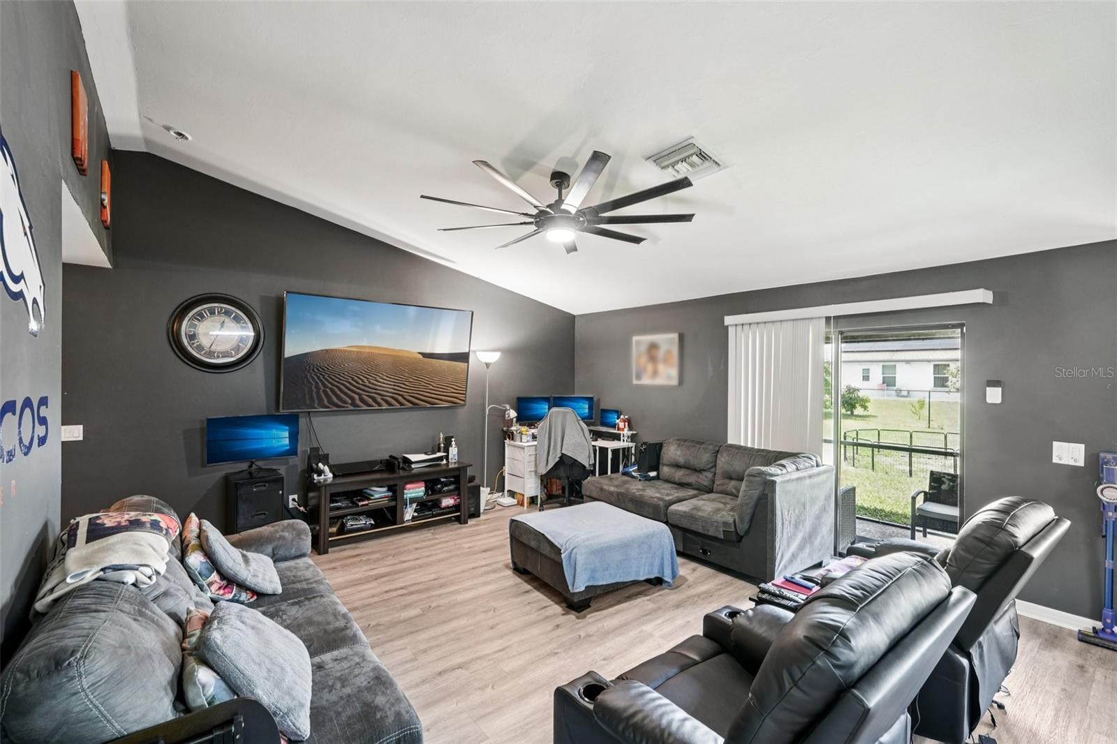 230 NE 9TH AVE AVE, CAPE CORAL, FL, 33909