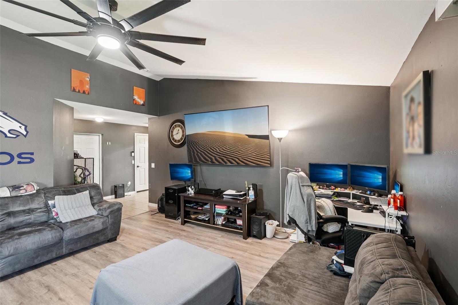 230 NE 9TH AVE AVE, CAPE CORAL, FL, 33909