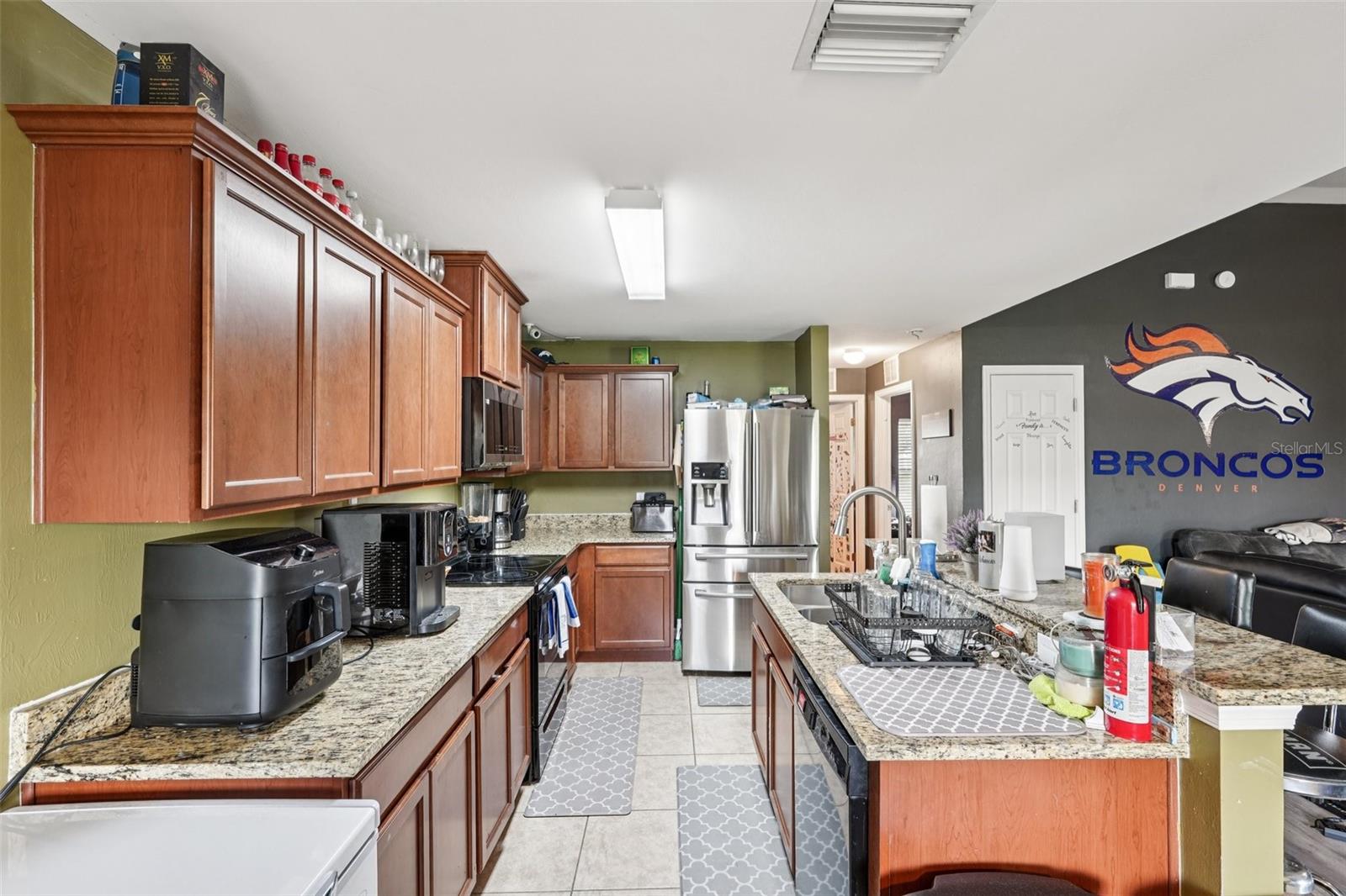 230 NE 9TH AVE AVE, CAPE CORAL, FL, 33909