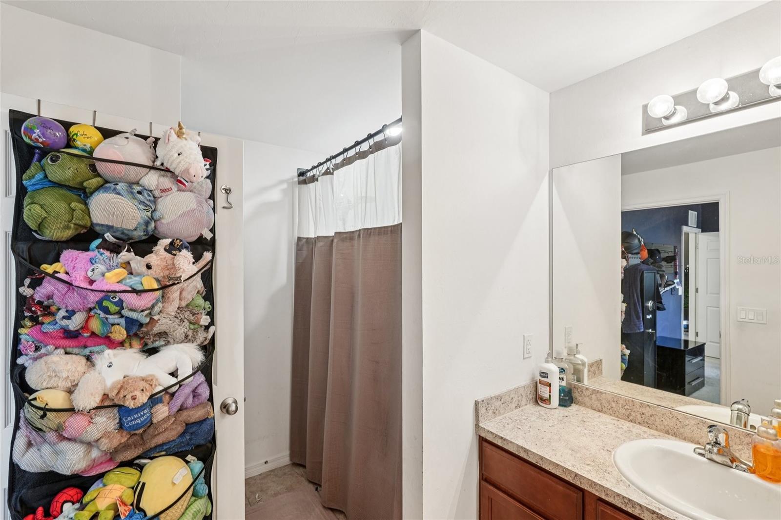 230 NE 9TH AVE AVE, CAPE CORAL, FL, 33909