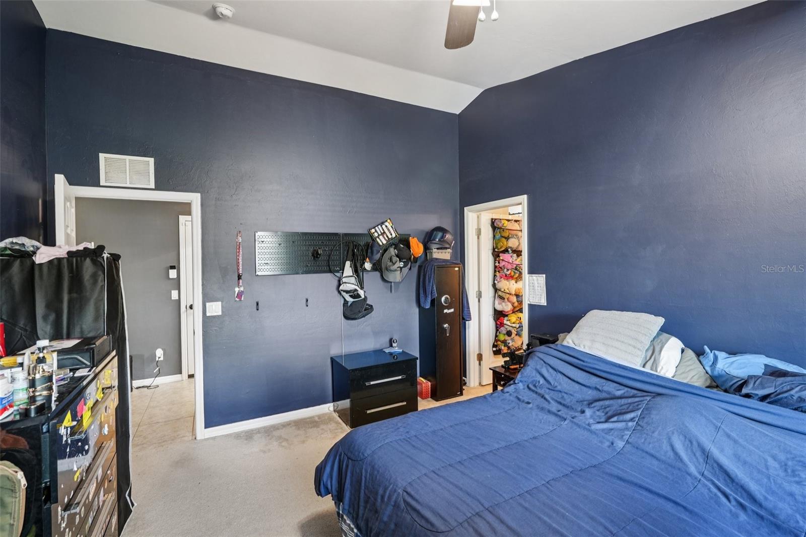 230 NE 9TH AVE AVE, CAPE CORAL, FL, 33909