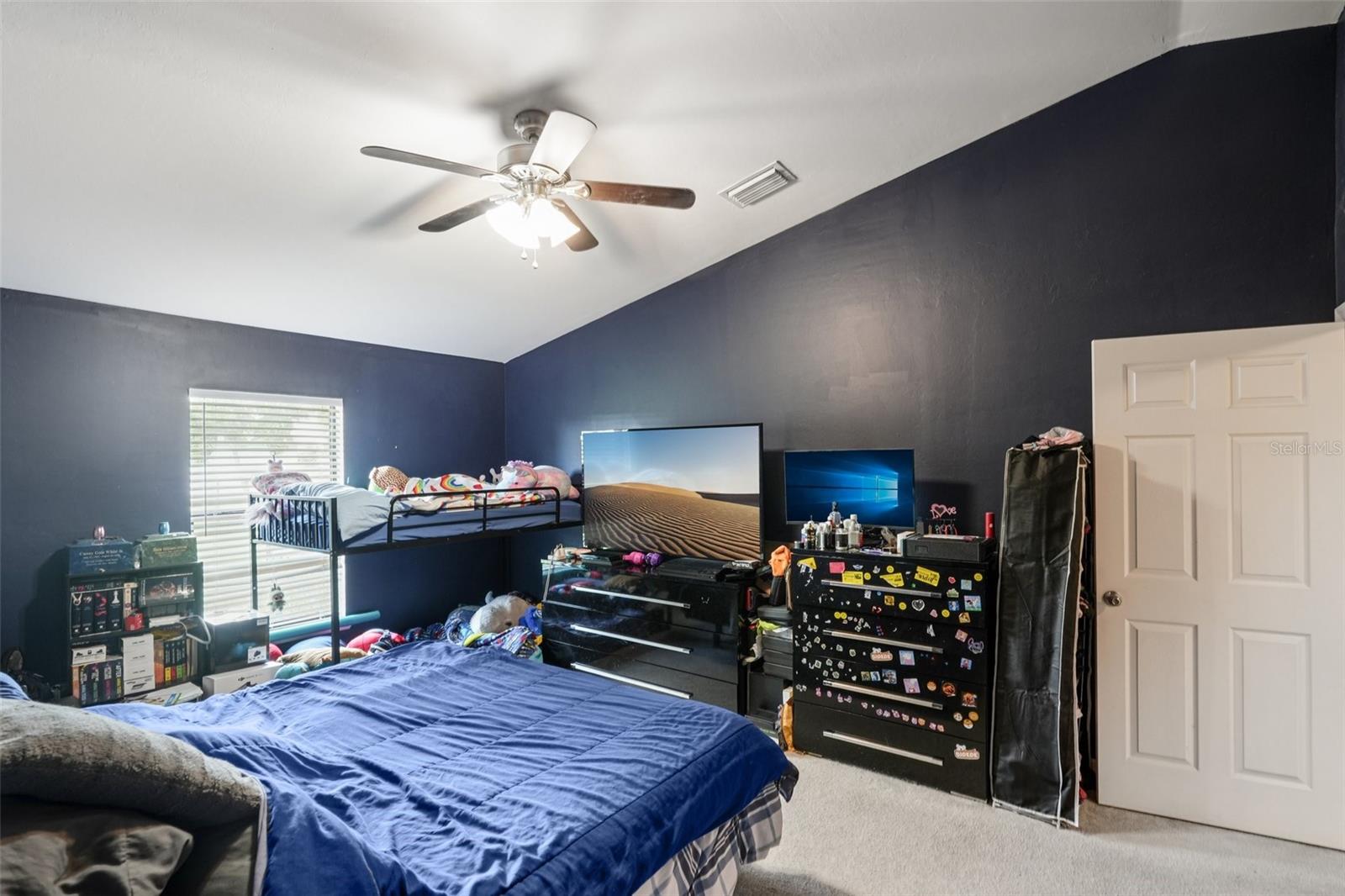 230 NE 9TH AVE AVE, CAPE CORAL, FL, 33909