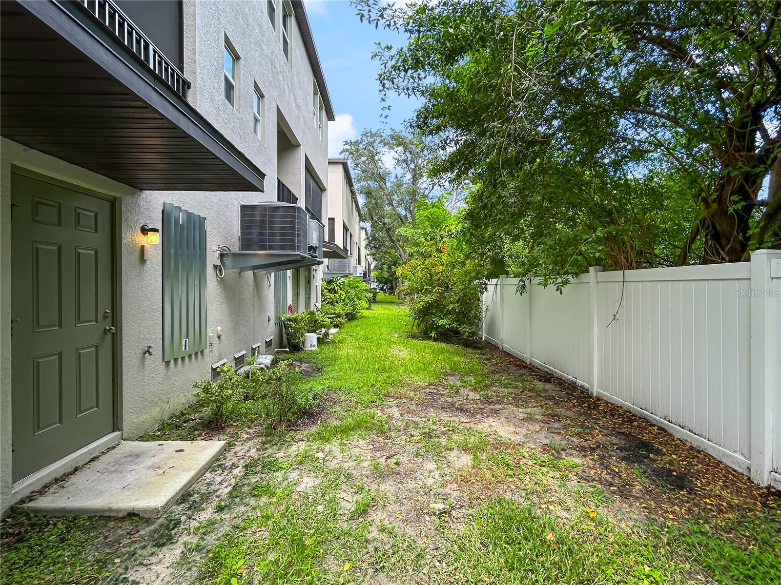 854 TENNYSON MILL CIR, TAMPA, FL, 33619