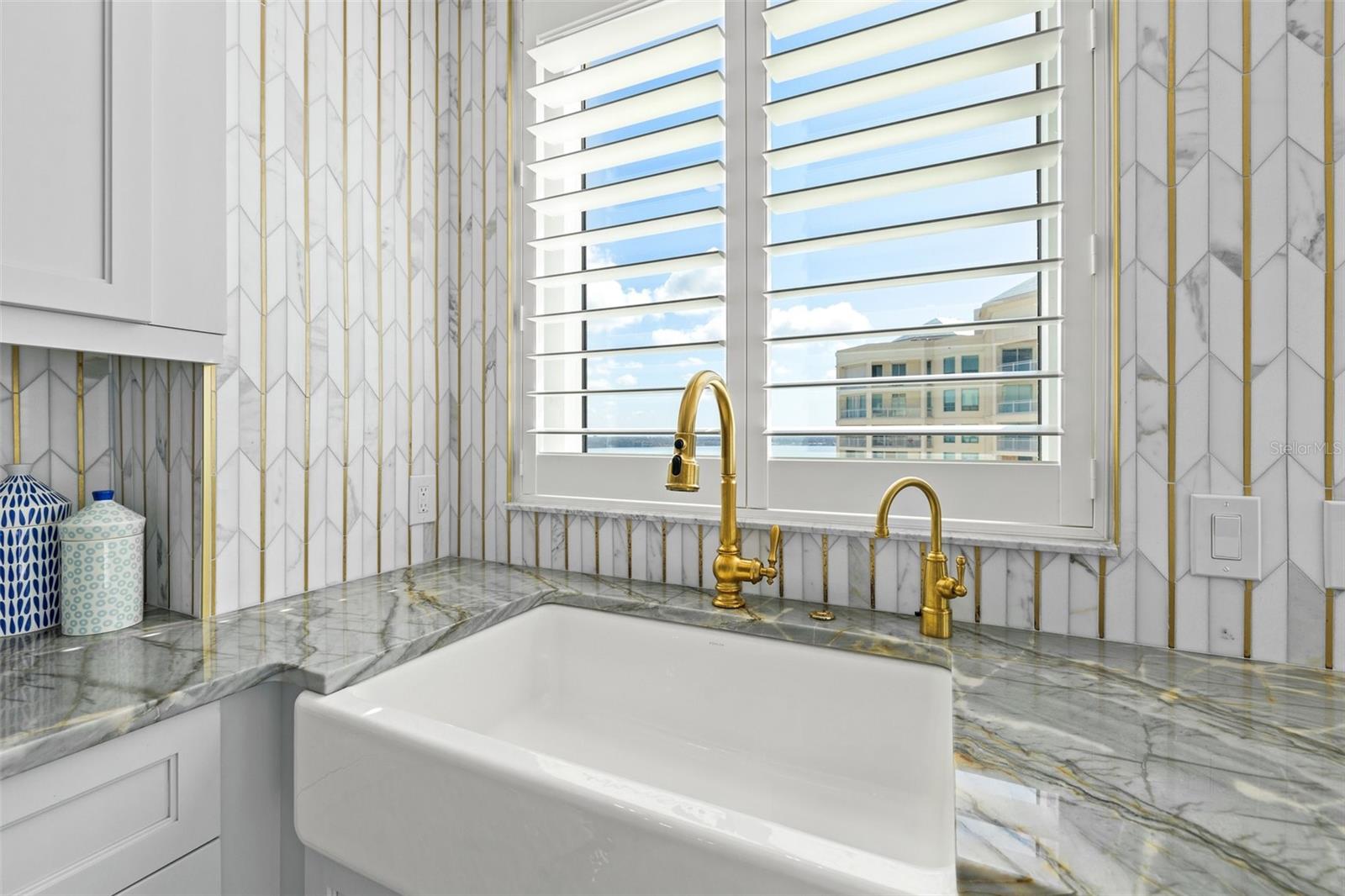 TB8428010 Property Photo