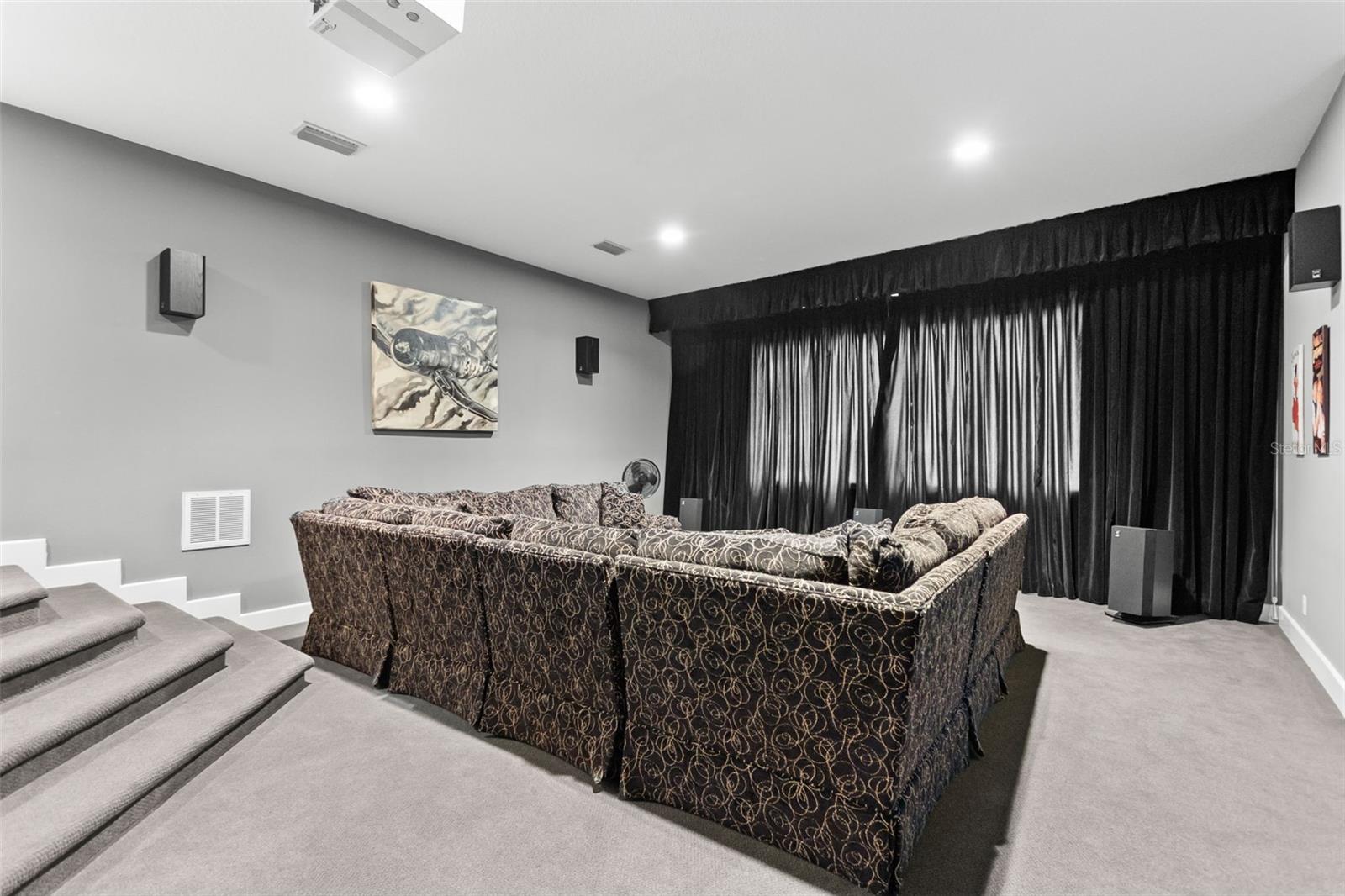 TB8428028 Property Photo