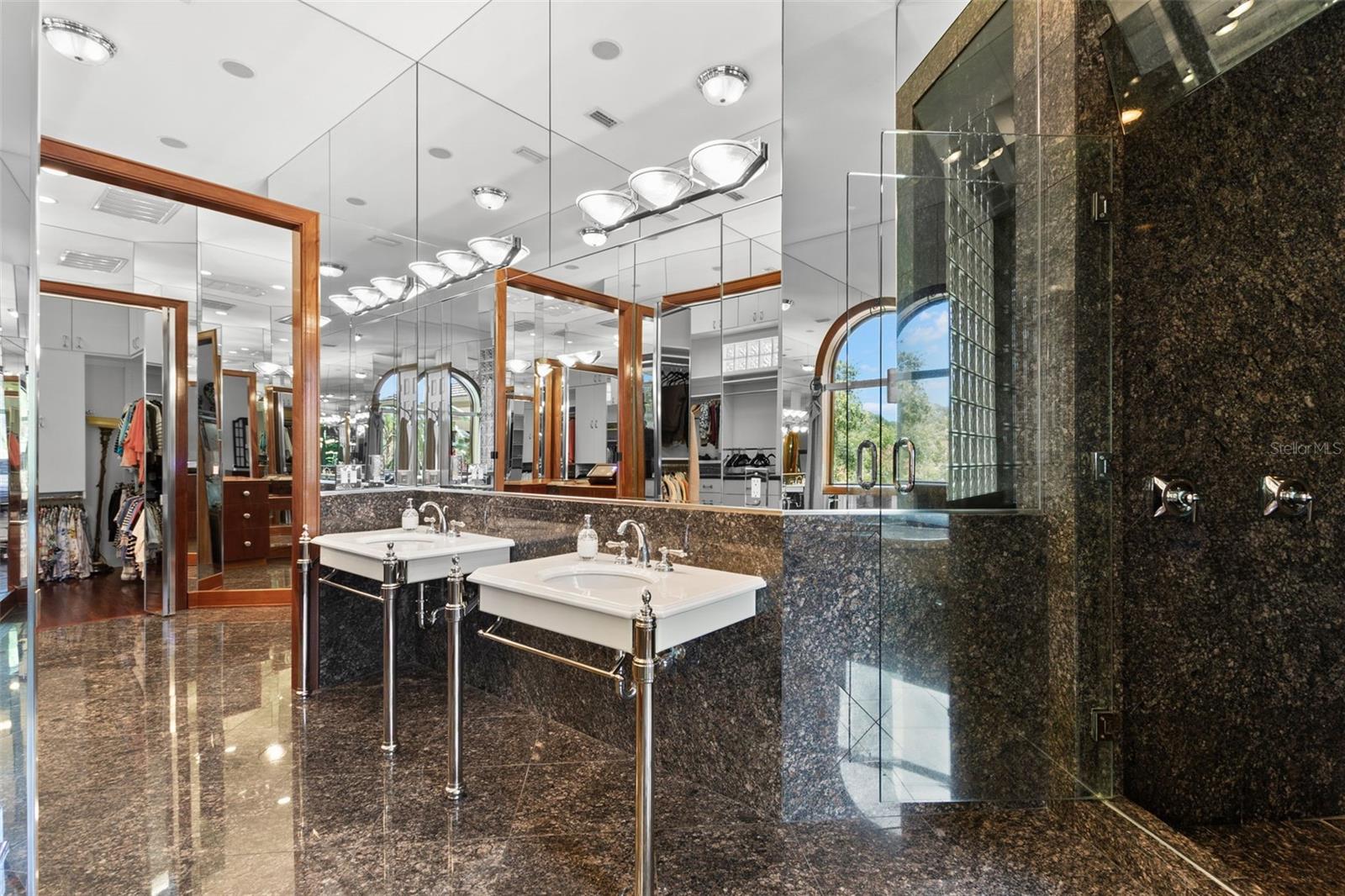 TB8428028 Property Photo