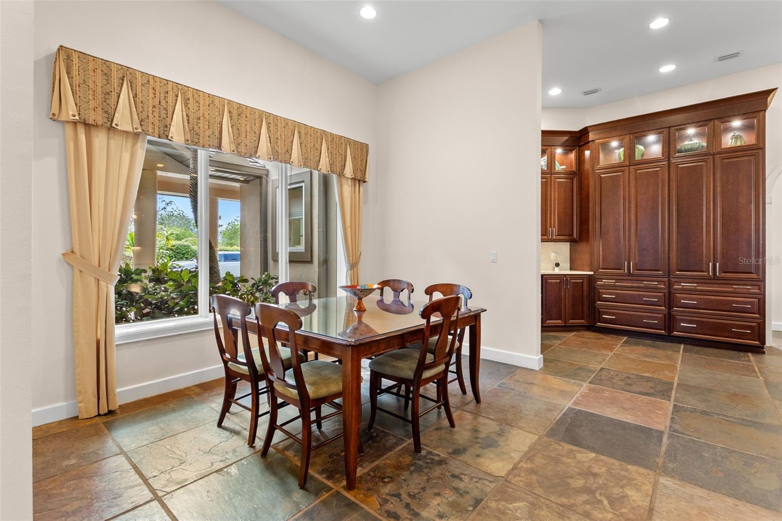 TB8428028 Property Photo