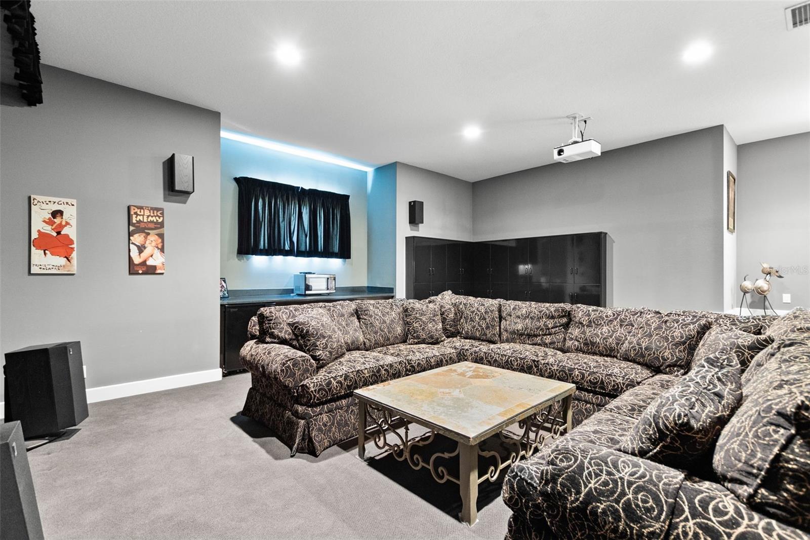 TB8428028 Property Photo