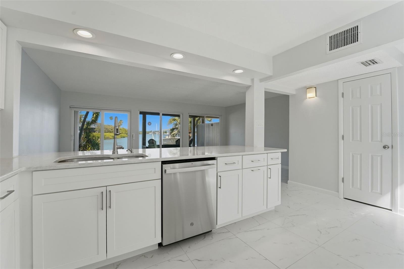 833 E GULF BLVD #103, INDIAN ROCKS BEACH, FL, 33785