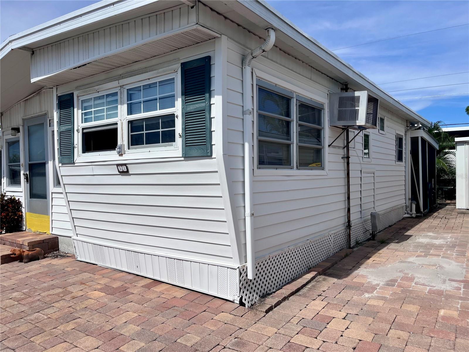 A4665199 Property Photo