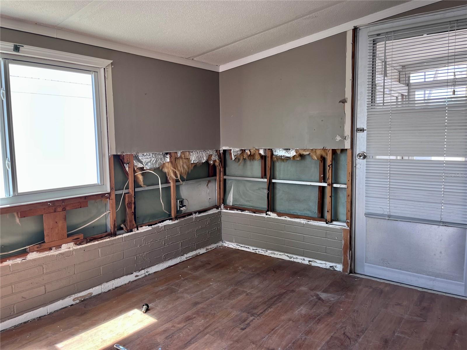 A4665199 Property Photo