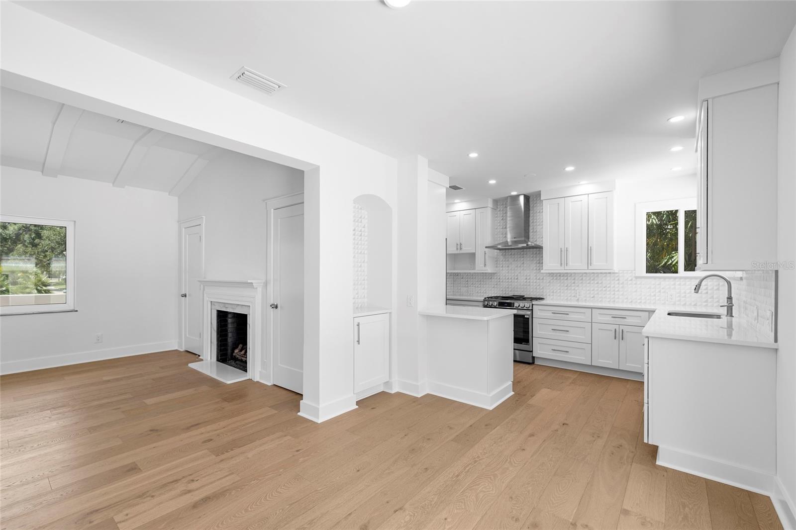 Main House - Dining Room