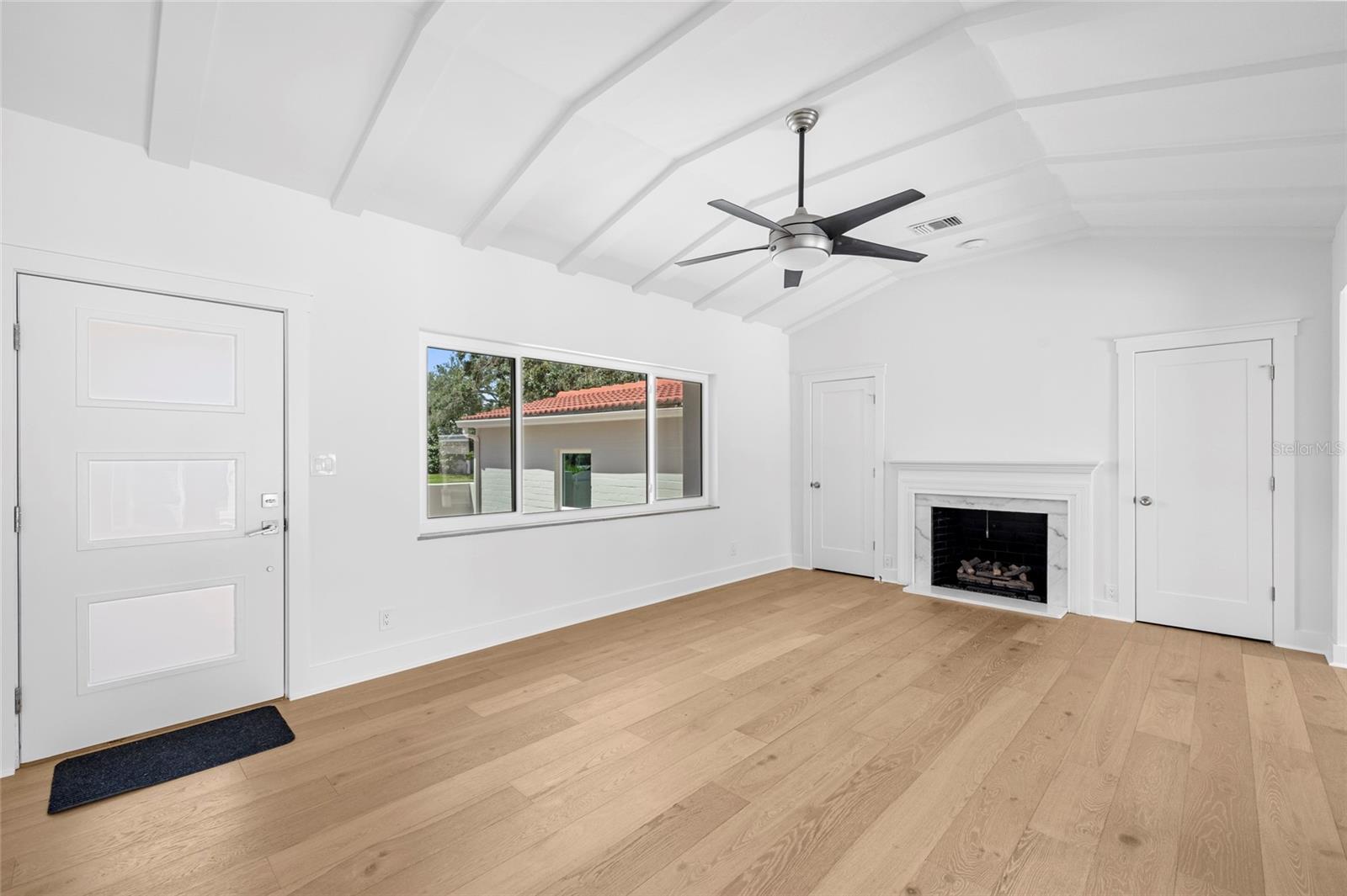 Main House - Living Room