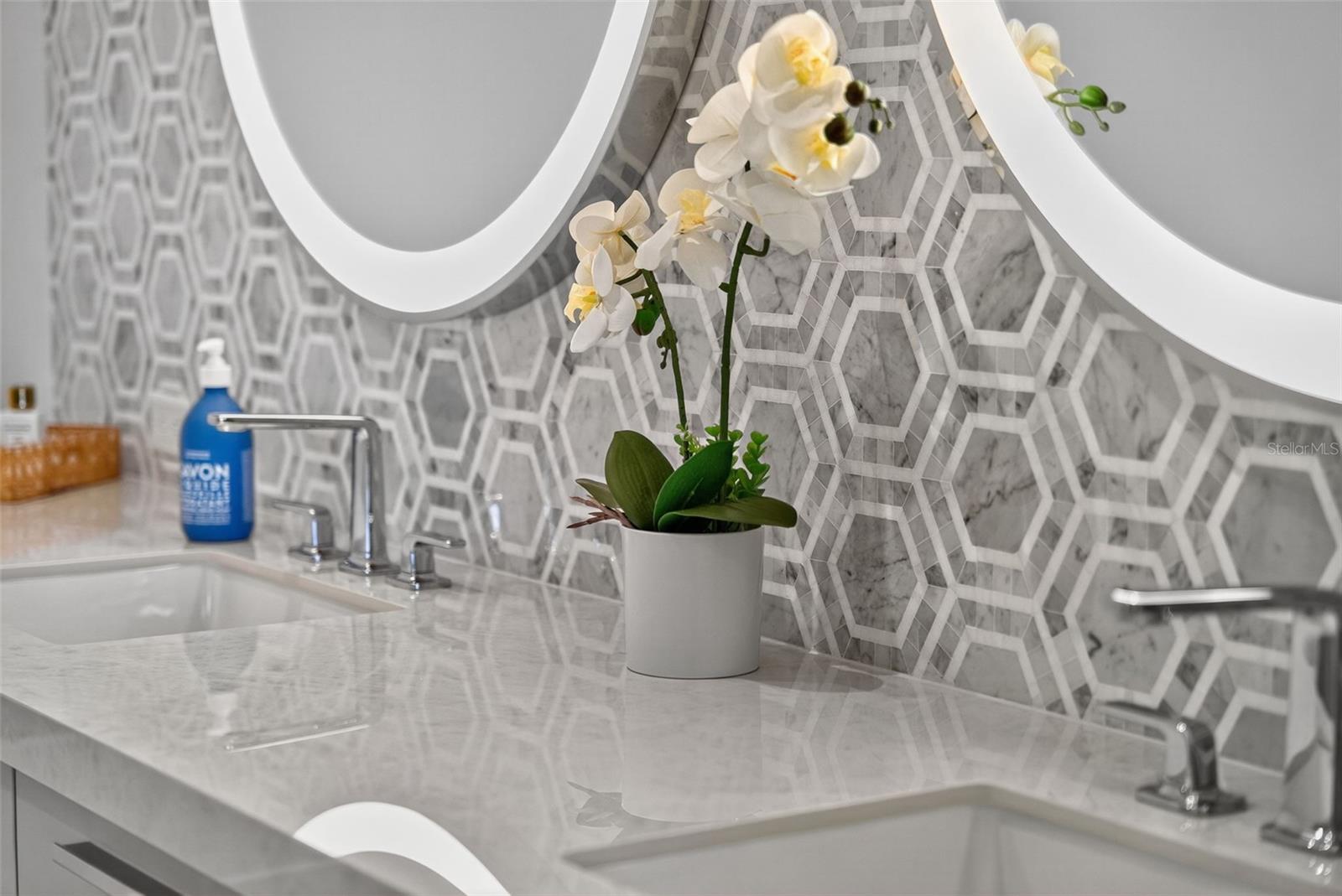 A4665247 Property Photo