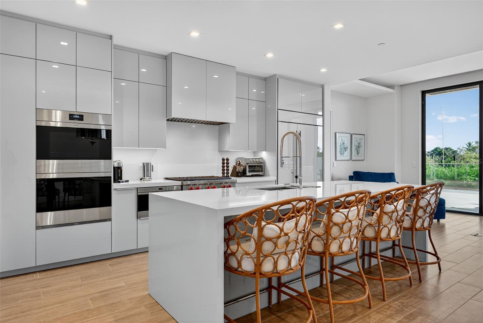 A4665247 Property Photo