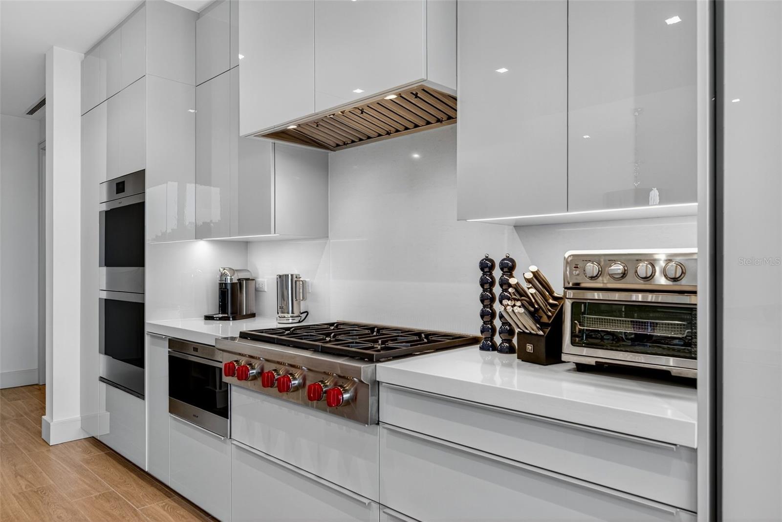 A4665247 Property Photo