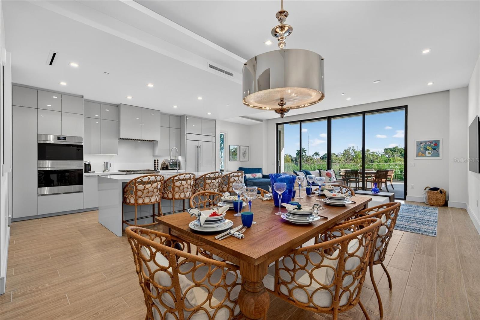 A4665247 Property Photo