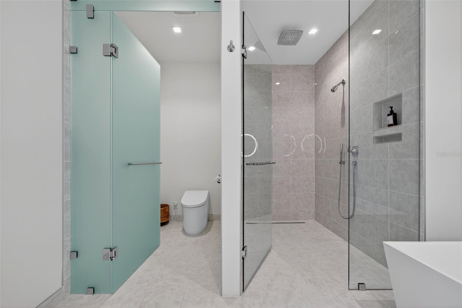 A4665247 Property Photo