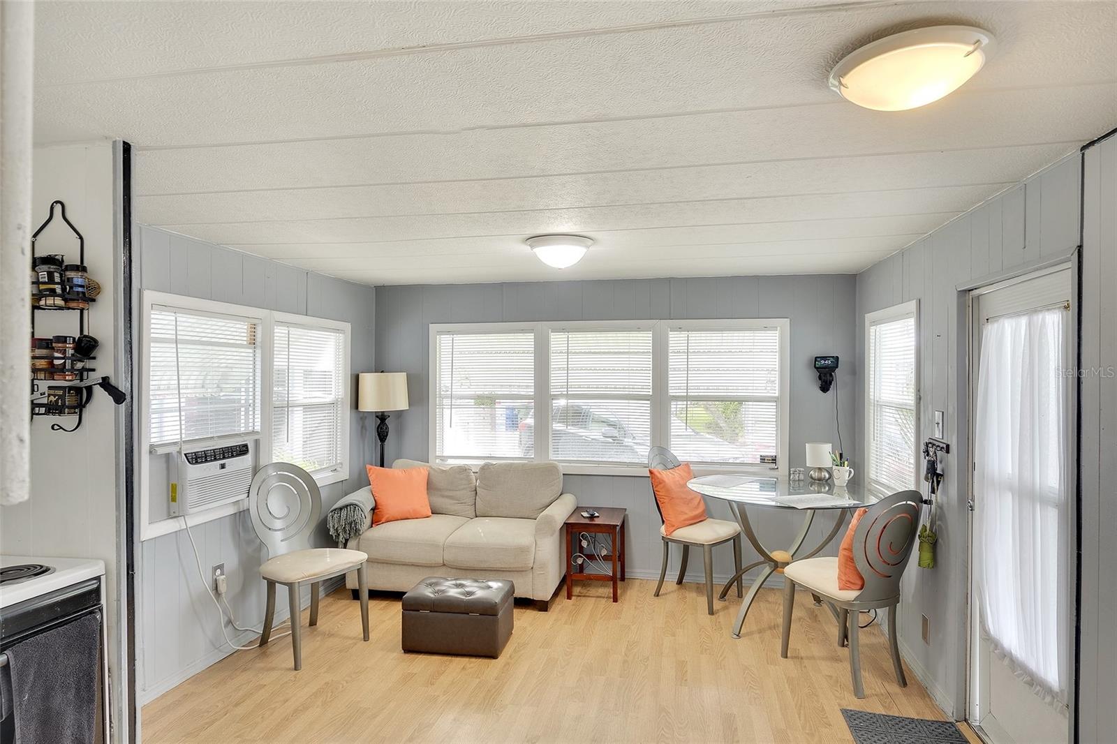 A4665251 Property Photo