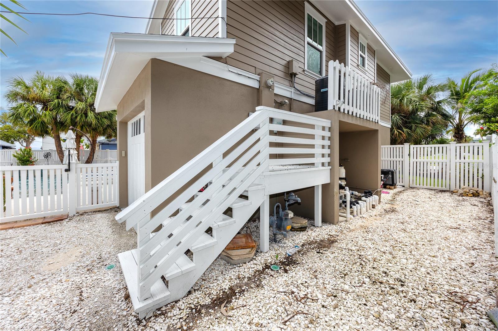 TB8428224 Property Photo