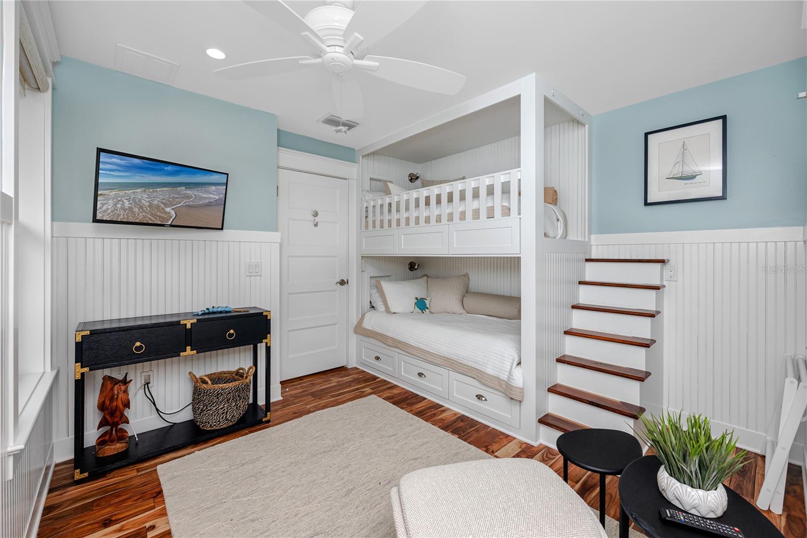 TB8428224 Property Photo