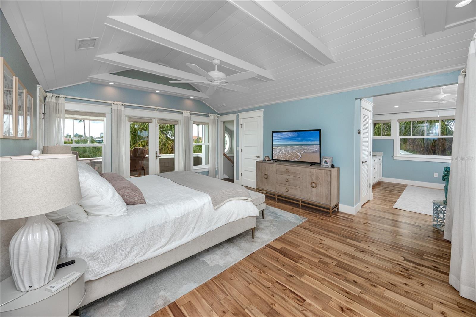 TB8428224 Property Photo