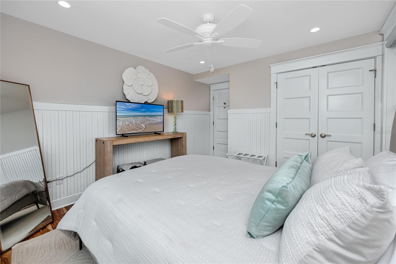 TB8428224 Property Photo