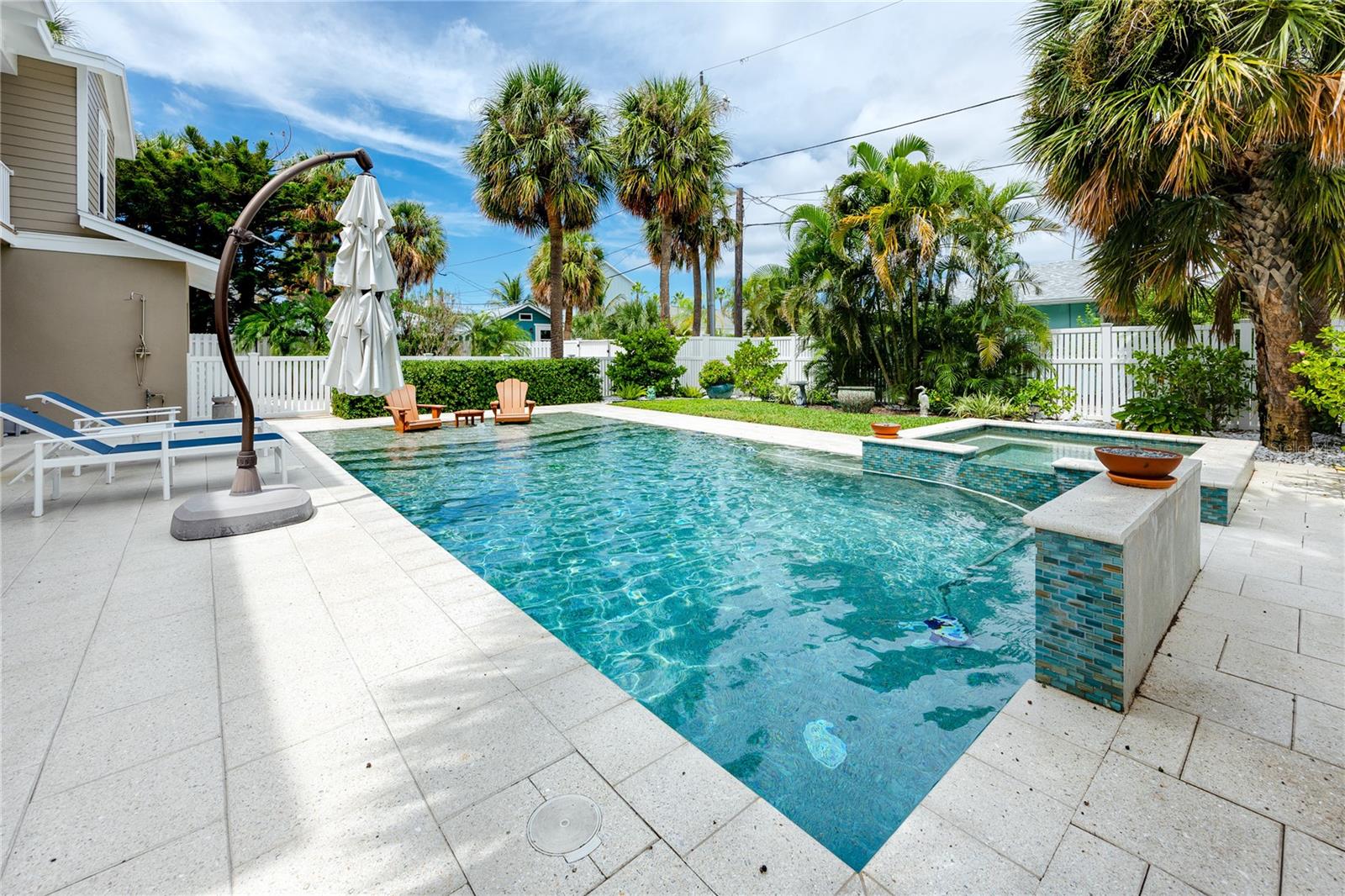 TB8428224 Property Photo