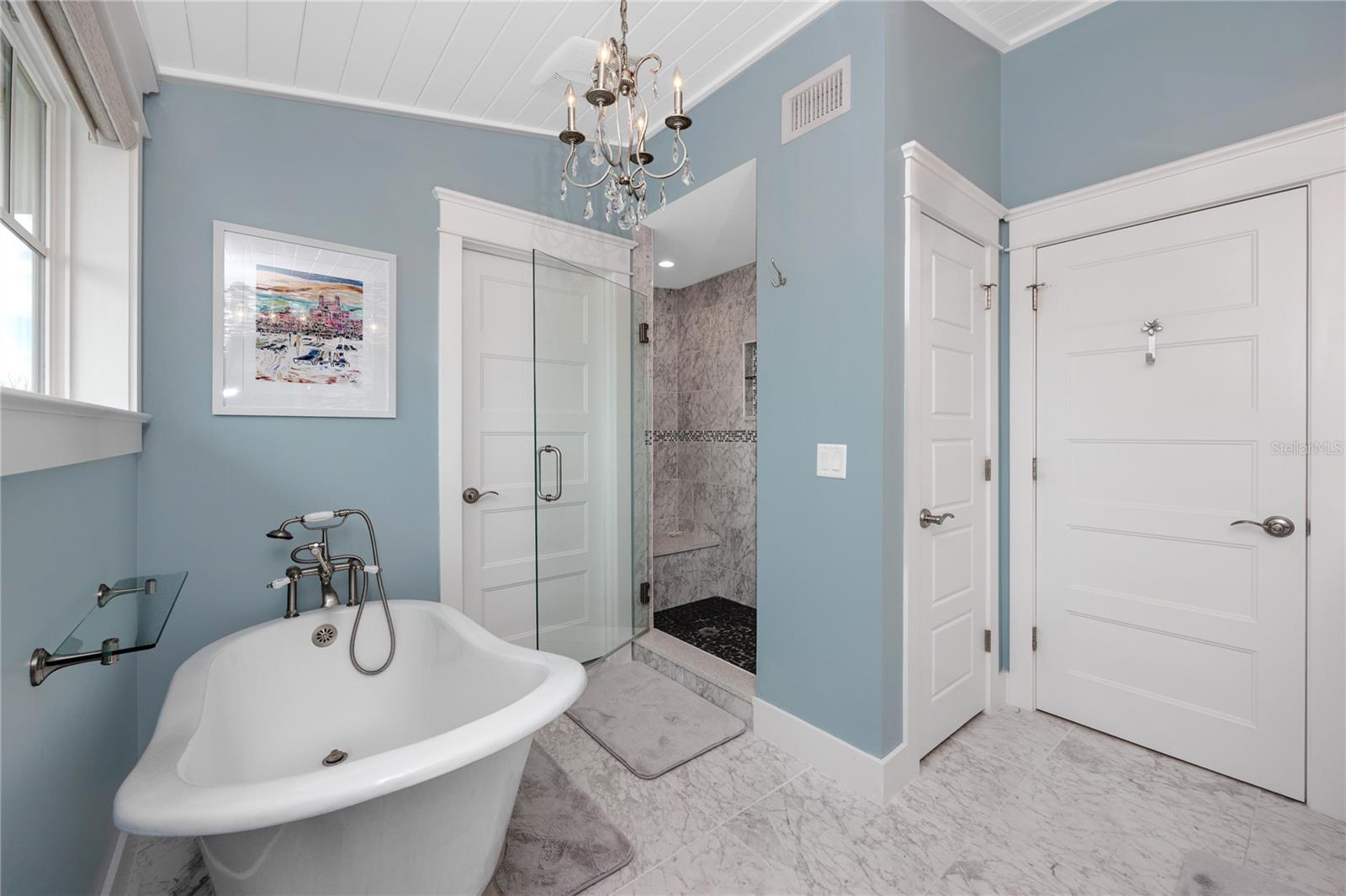 TB8428224 Property Photo