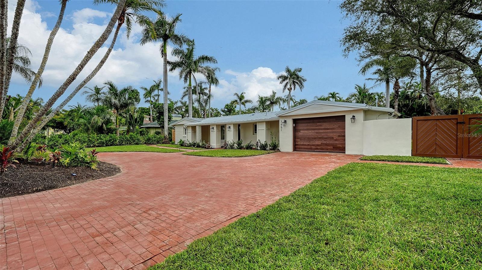 A4665264 Property Photo