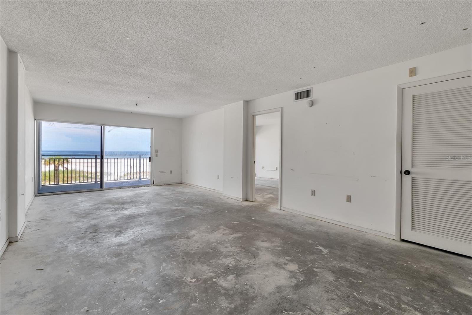 19 WHISPERING SANDS DR #203, SARASOTA, FL, 34242