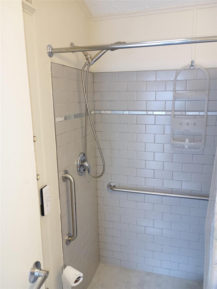 N6140555 Property Photo