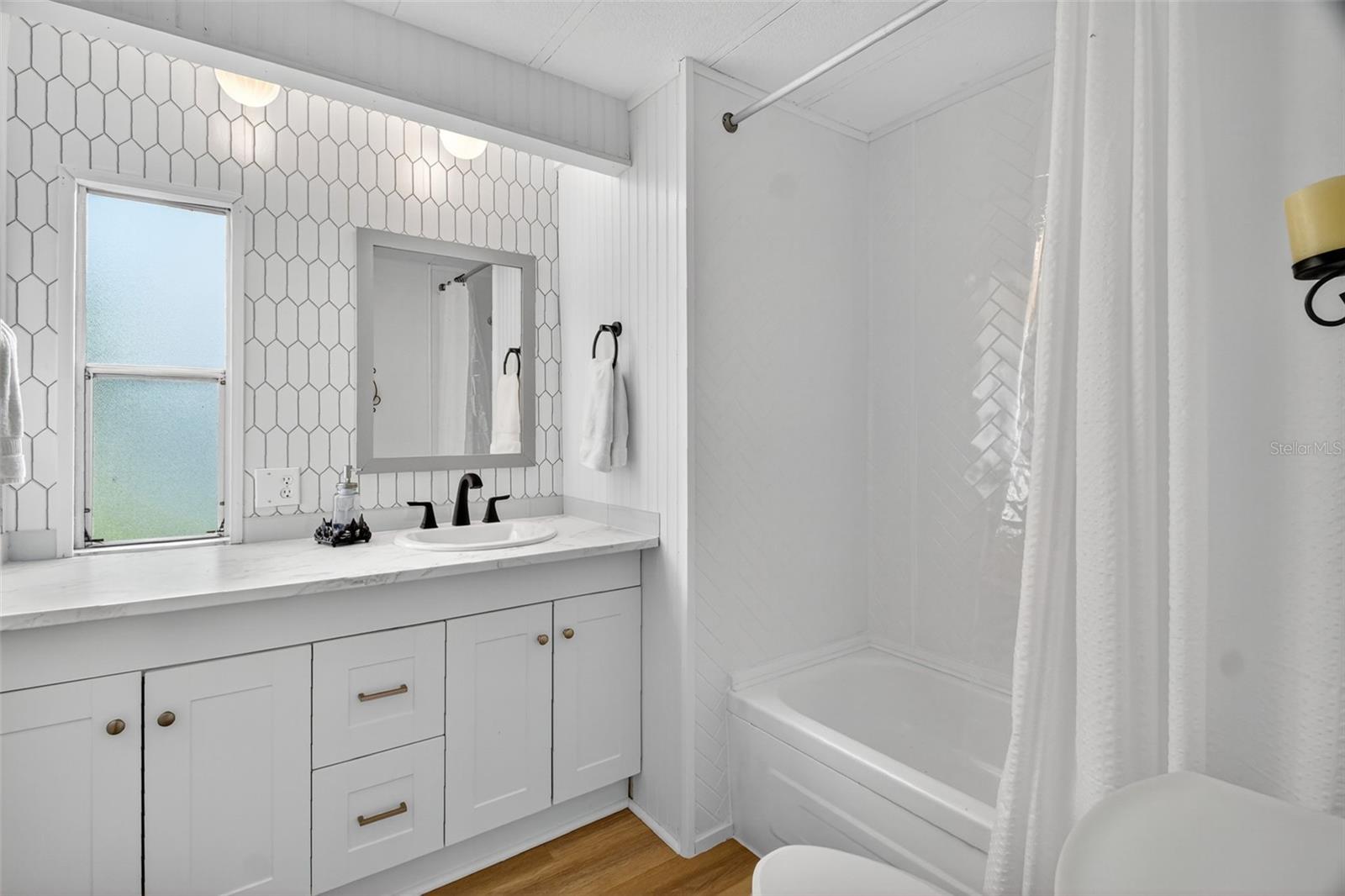 O6344748 Property Photo