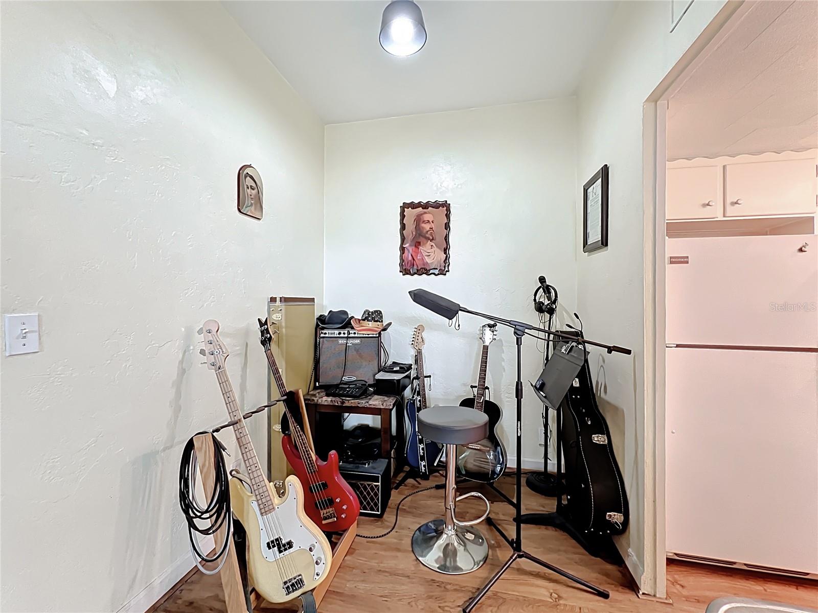 TB8428365 Property Photo