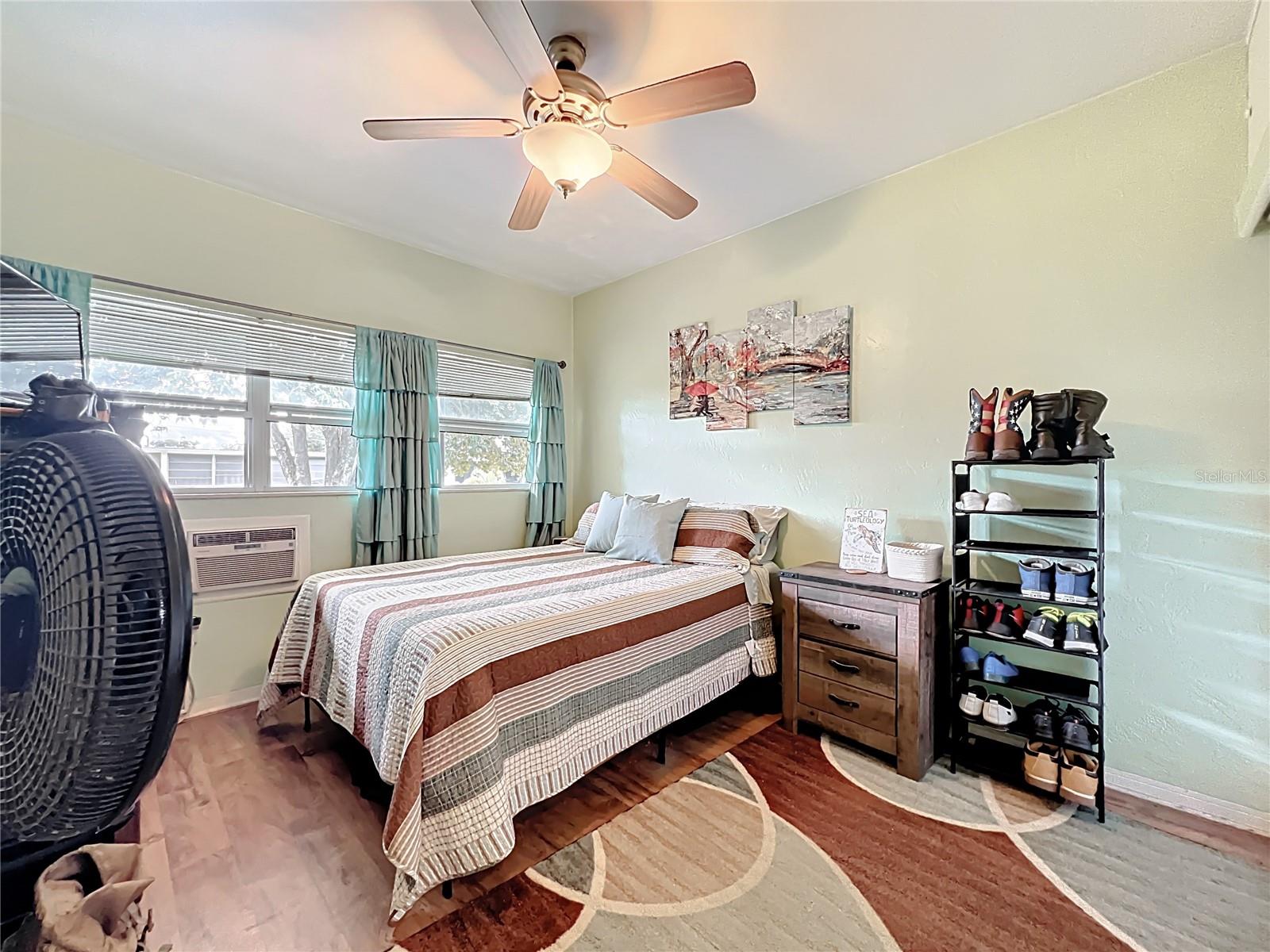 TB8428365 Property Photo