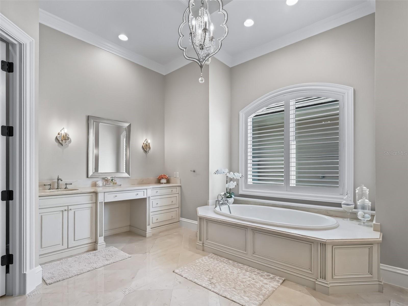 OM709708 Property Photo