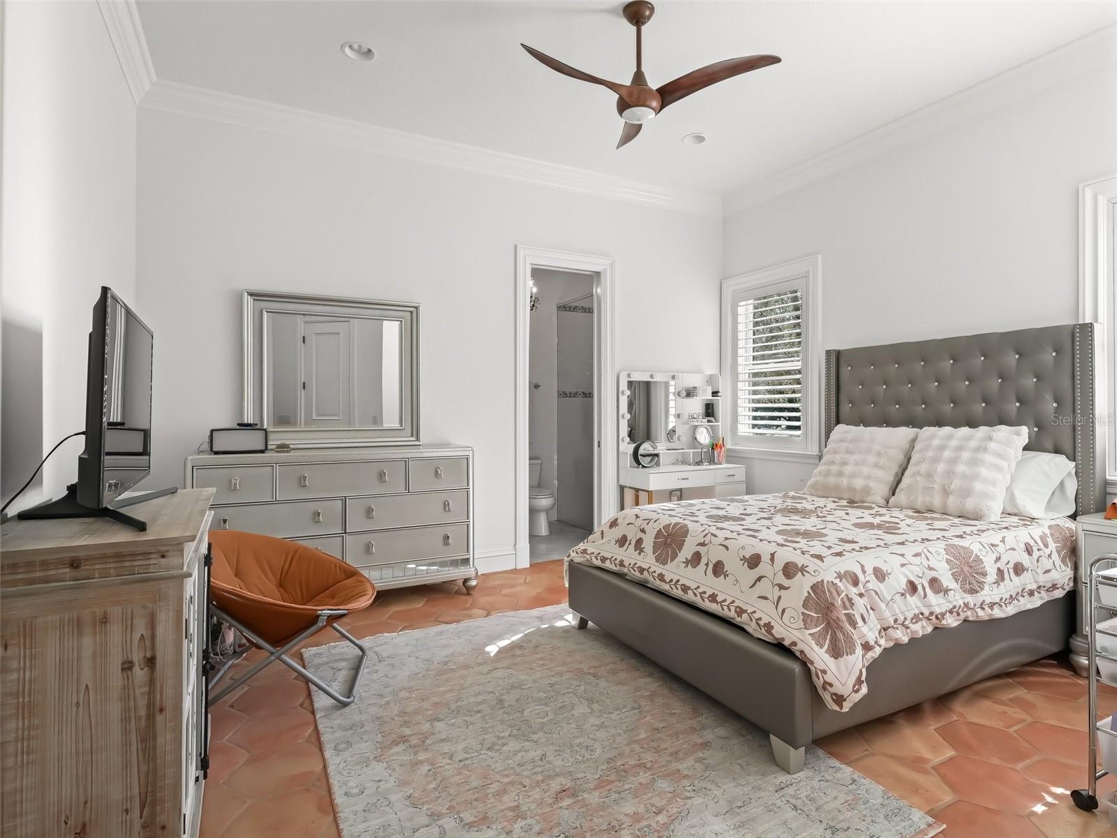 OM709708 Property Photo