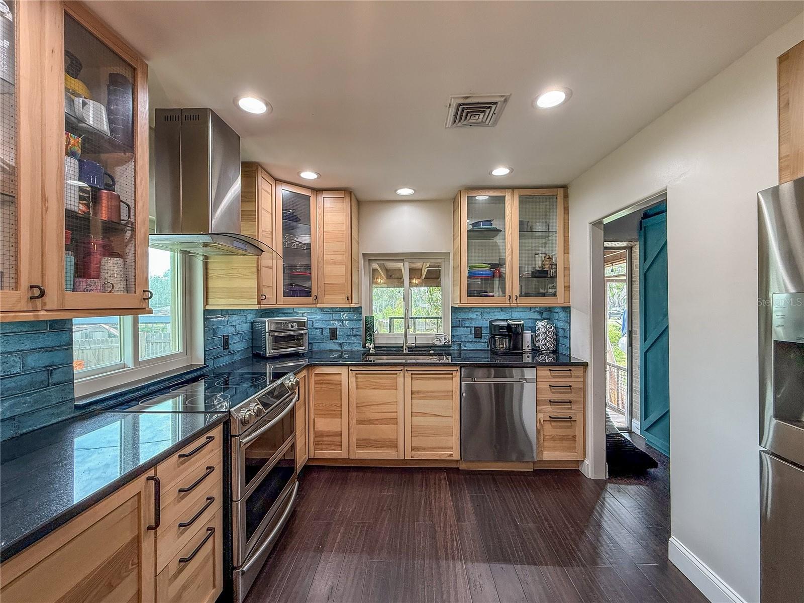 418 EDWARDS DR, SARASOTA, FL, 34243