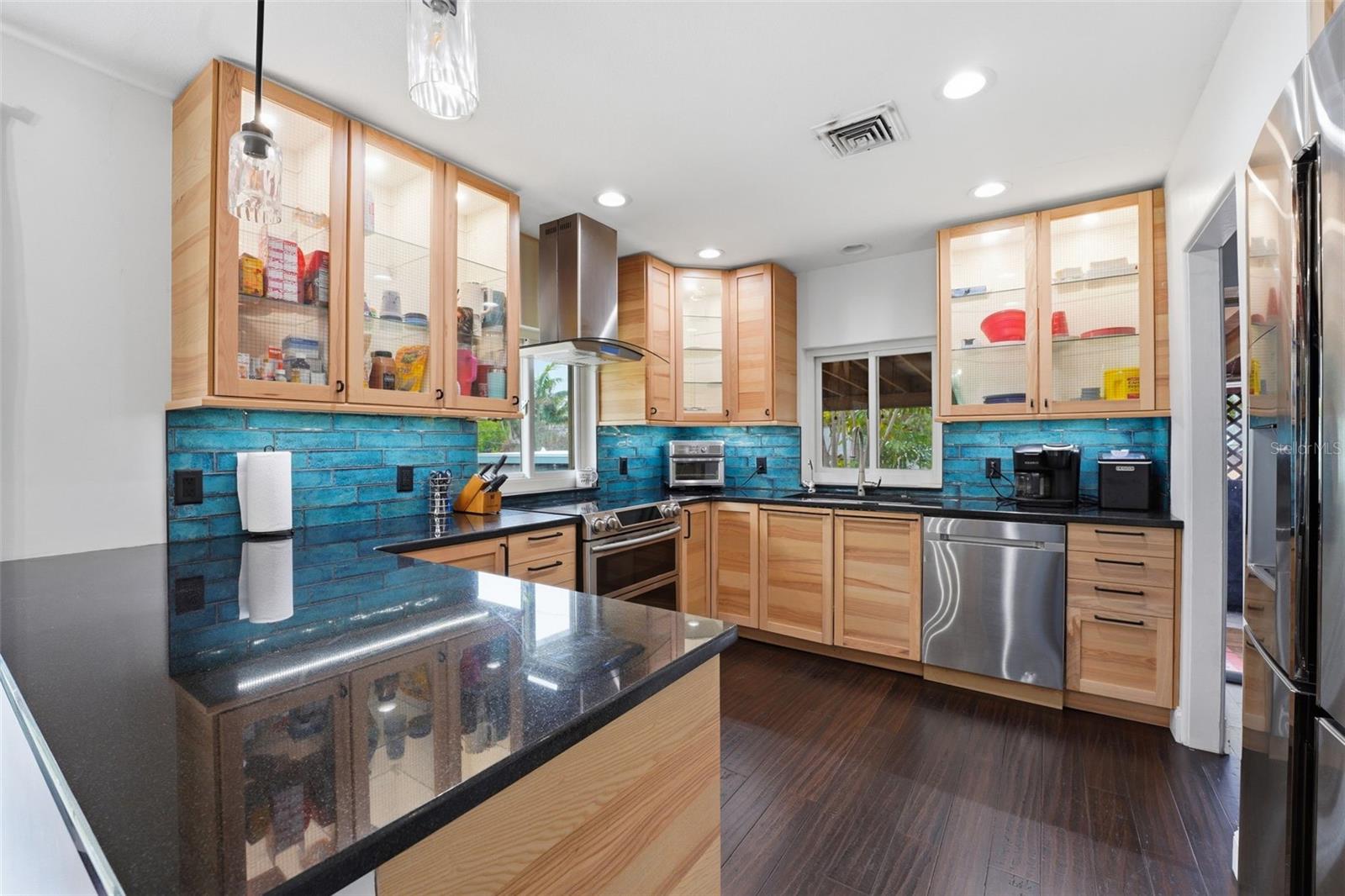 418 EDWARDS DR, SARASOTA, FL, 34243