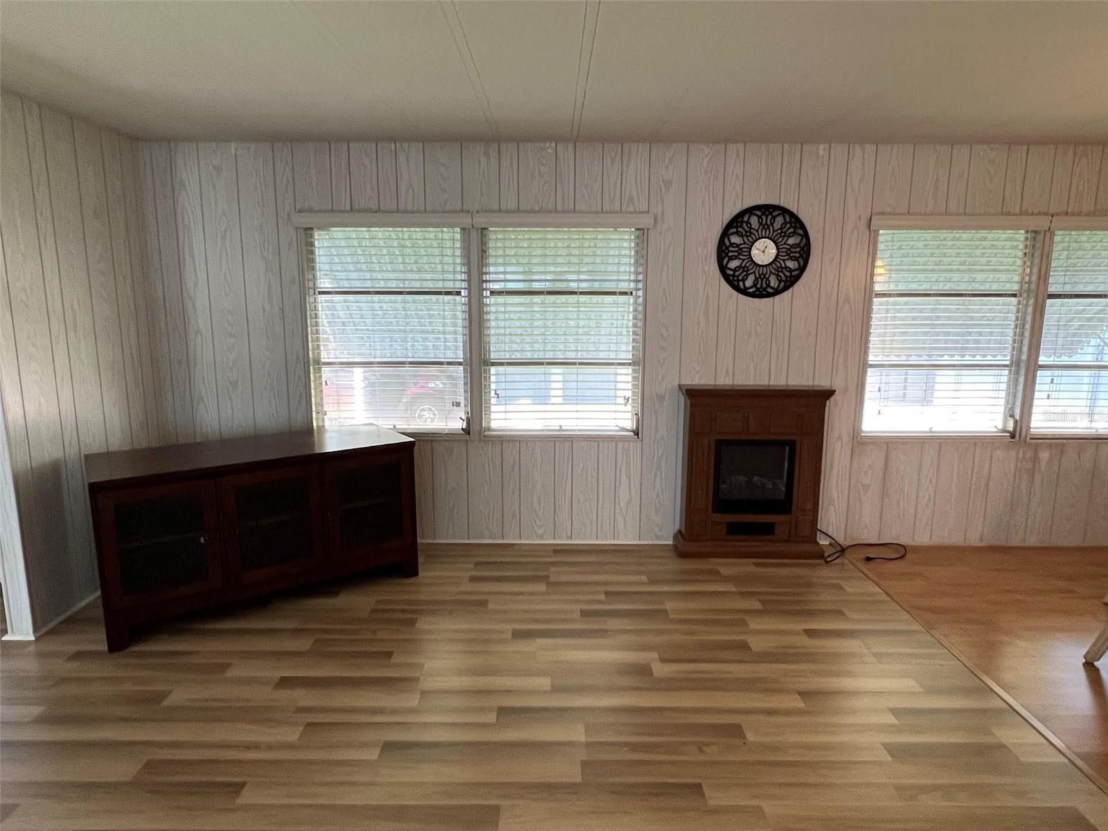 TB8428461 Property Photo