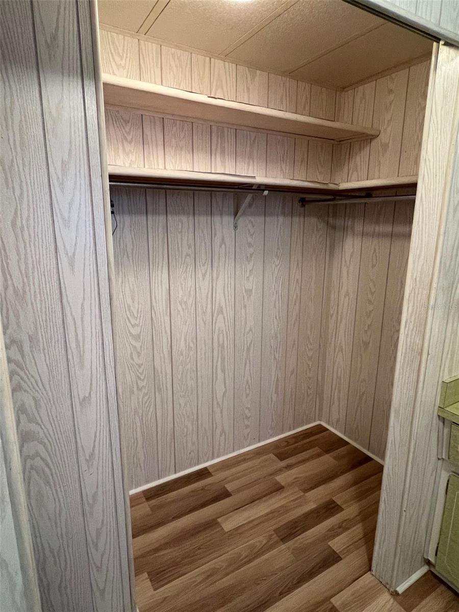 TB8428461 Property Photo