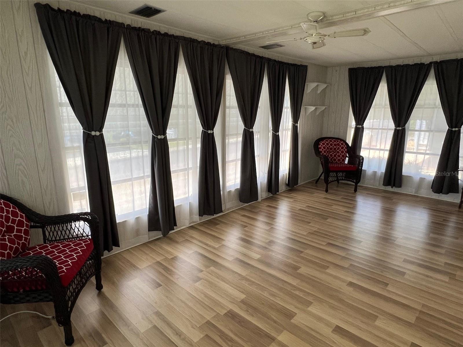 TB8428461 Property Photo