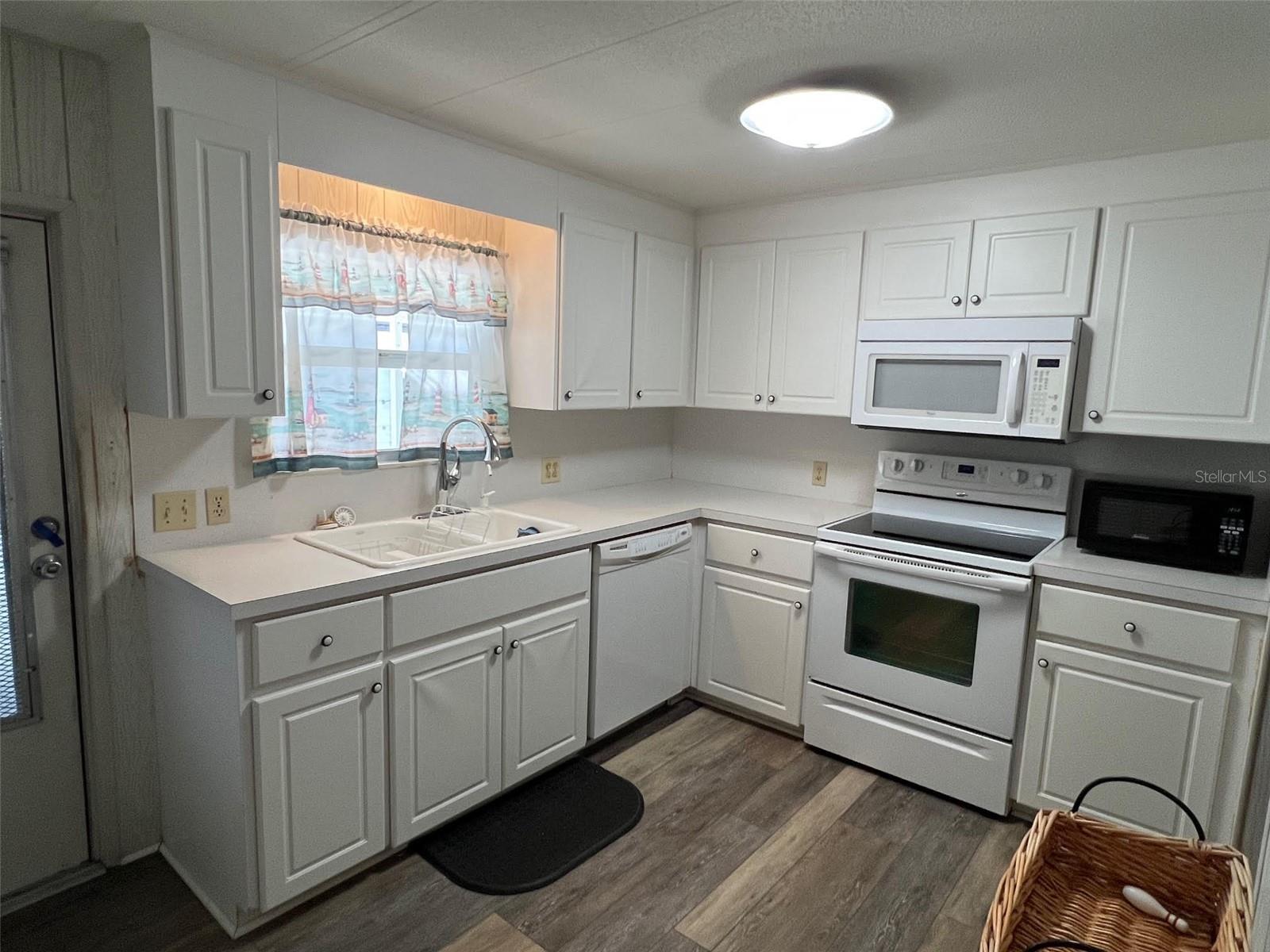 TB8428461 Property Photo