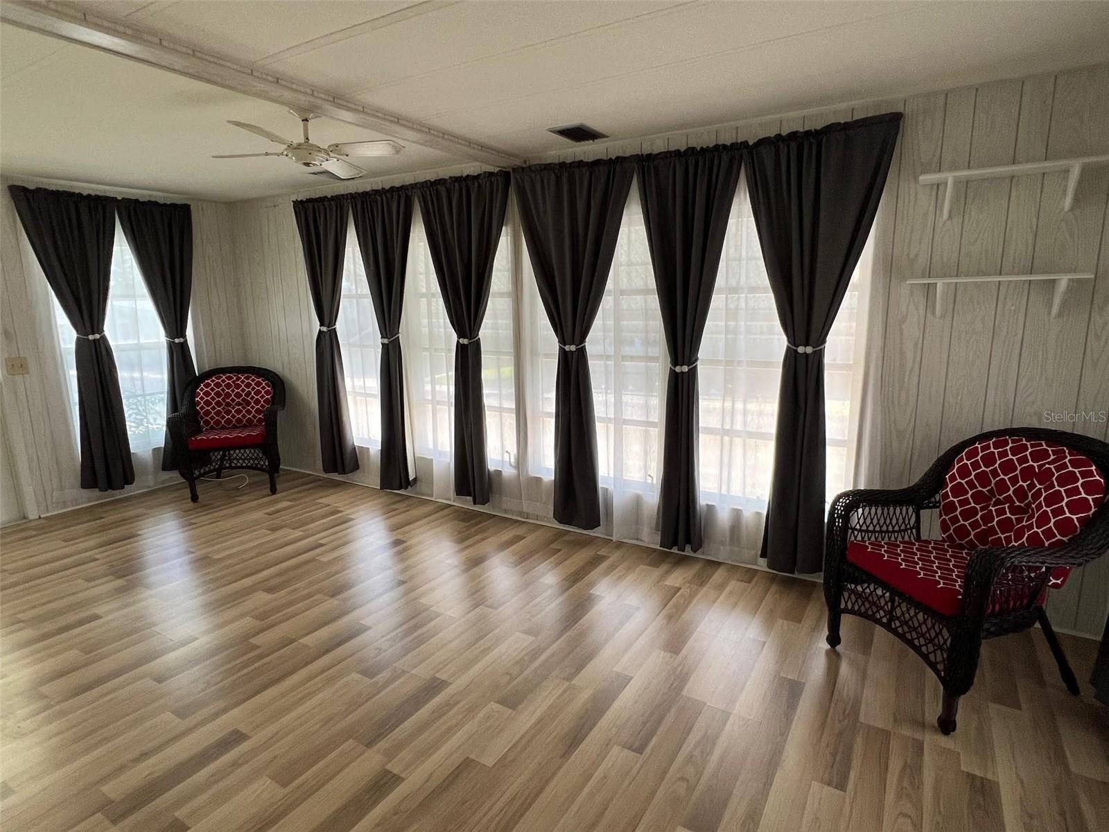 TB8428461 Property Photo