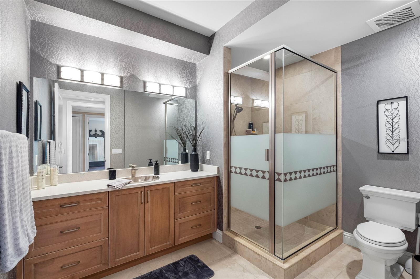 TB8428501 Property Photo