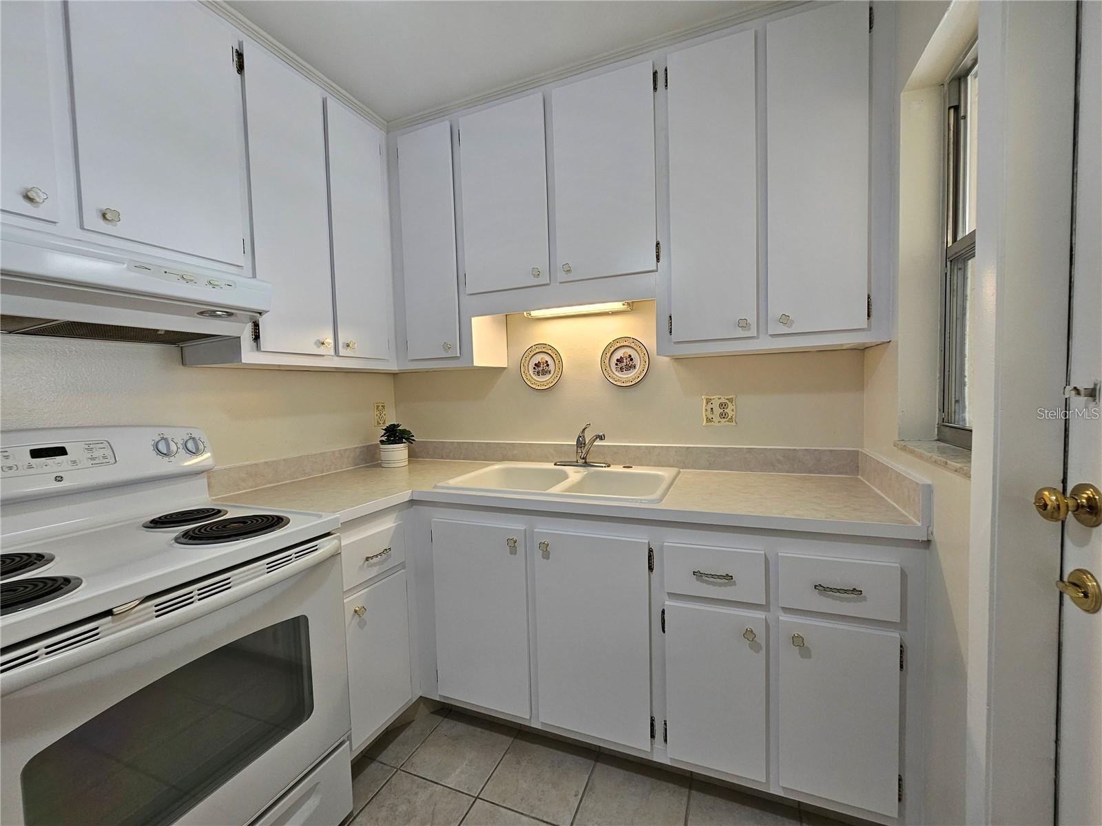 A4665347 Property Photo